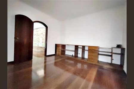 Casa à venda com 605m², 5 quartos e 10 vagas