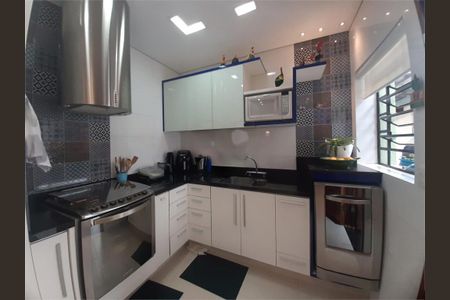 Casa à venda com 209m², 3 quartos e 3 vagas