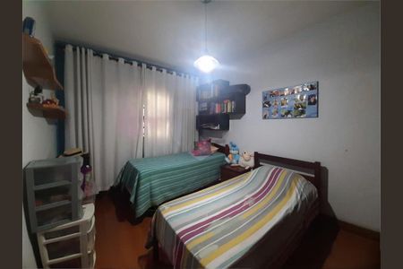 Casa à venda com 3 quartos, 209m² em Jardim Picolo, São Paulo