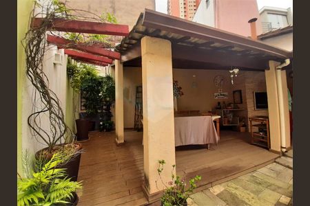 Casa à venda com 209m², 3 quartos e 3 vagas