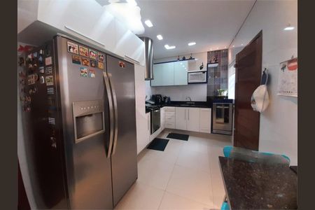 Casa à venda com 209m², 3 quartos e 3 vagas