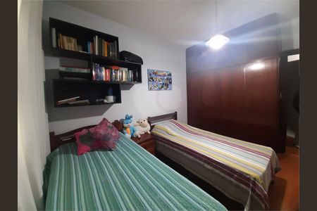 Casa à venda com 3 quartos, 209m² em Jardim Picolo, São Paulo