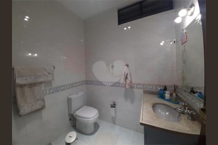 Casa à venda com 3 quartos, 209m² em Jardim Picolo, São Paulo