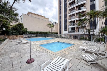 Apartamento à venda com 87m², 2 quartos e 2 vagas Apartamento à venda com 87m², 2 quartos e 2 vagasÁrea comum - Piscina