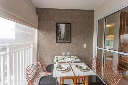 Varanda da sala  de apartamento à venda com 2 quartos, 43m² em Conceição, Diadema