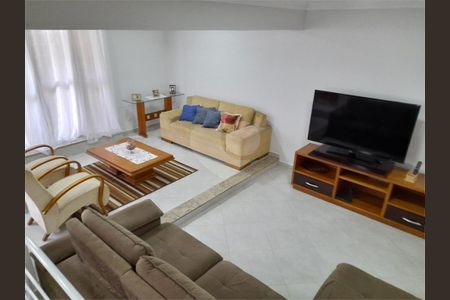 Casa à venda com 4 quartos, 320m² em Chora Menino, São Paulo