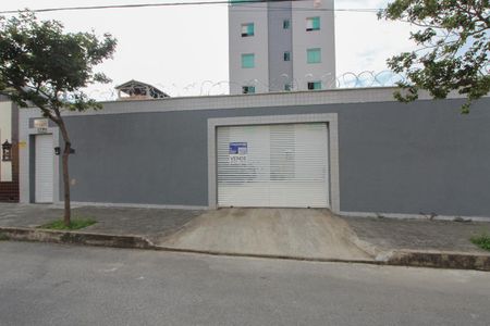 Apartamento à venda com 157m², 2 quartos e 2 vagas Apartamento à venda com 157m², 2 quartos e 2 vagasPlaquinha Instalada