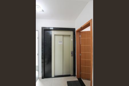 Apartamento à venda com 157m², 2 quartos e 2 vagas Apartamento à venda com 157m², 2 quartos e 2 vagasElevador