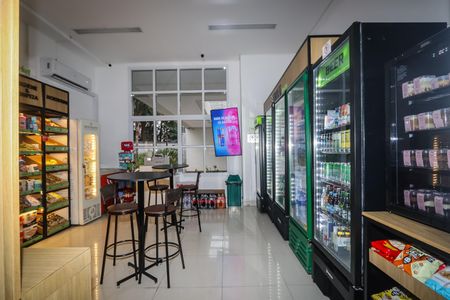 Studio para alugar com 35m², 1 quarto e 1 vaga Studio para alugar com 35m², 1 quarto e 1 vagaMini Mercado