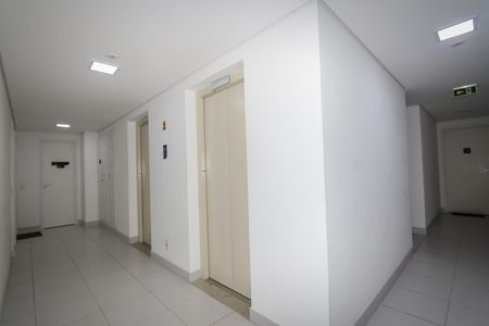 Studio para alugar com 35m², 1 quarto e 1 vaga Studio para alugar com 35m², 1 quarto e 1 vagaHall Social