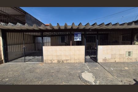 Casa para alugar com 30m², 1 quarto e sem vaga Casa para alugar com 30m², 1 quarto e sem vagaFachada