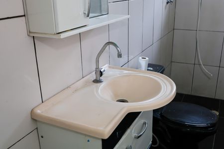 Banheiro de casa para alugar com 1 quarto, 30m² em Jardim Umarizal, São Paulo
