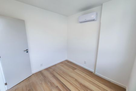 Quarto de apartamento à venda com 1 quarto, 55m² em Humaitá, Rio de Janeiro