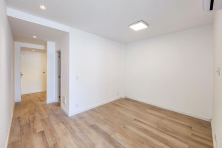Sala de apartamento à venda com 1 quarto, 55m² em Humaitá, Rio de Janeiro