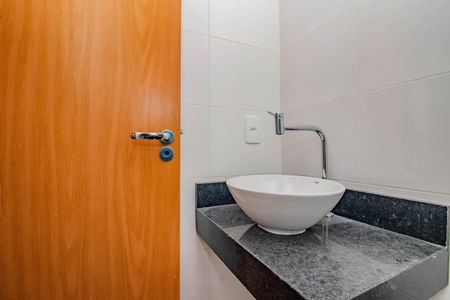 Apartamento para alugar com 55m², 2 quartos e 1 vaga Apartamento para alugar com 55m², 2 quartos e 1 vagaBanheiro