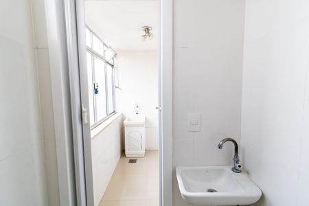 Apartamento à venda com 73m², 3 quartos e 1 vaga Apartamento à venda com 73m², 3 quartos e 1 vagaBanheiro de serviço