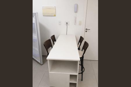 Cozinha de apartamento para alugar com 1 quarto, 36m² em Vila Campanela, São Paulo