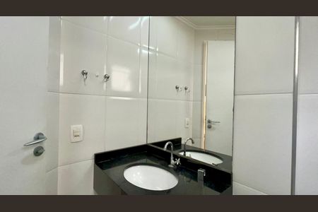 Apartamento para alugar com 33m², 1 quarto e sem vaga Apartamento para alugar com 33m², 1 quarto e sem vagaBanheiro da Suíte