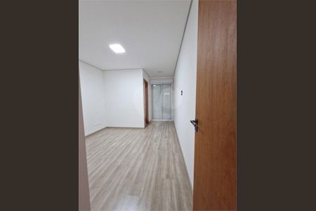 Casa à venda com 3 quartos, 110m² em Jardim Pirajussara, São Paulo