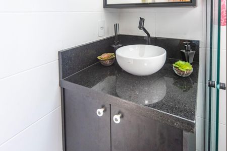 Apartamento à venda com 59m², 3 quartos e 1 vaga Apartamento à venda com 59m², 3 quartos e 1 vagaBanheiro