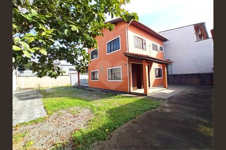 Casa à venda com 272m², 3 quartos e 10 vagas
