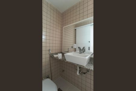 Apartamento à venda com 380m², 3 quartos e 2 vagas Apartamento à venda com 380m², 3 quartos e 2 vagasBanheiro Social