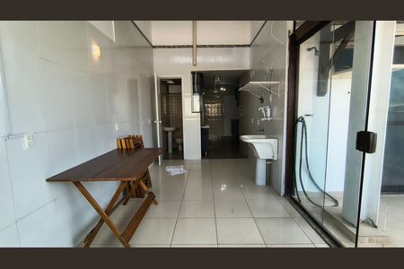 Apartamento à venda com 380m², 3 quartos e 2 vagas Apartamento à venda com 380m², 3 quartos e 2 vagasCozinha e Área de Serviço