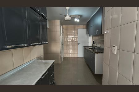 Apartamento à venda com 380m², 3 quartos e 2 vagas Apartamento à venda com 380m², 3 quartos e 2 vagasCozinha e Área de Serviço