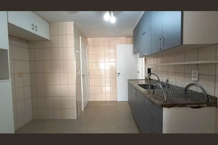 Apartamento à venda com 380m², 3 quartos e 2 vagas Apartamento à venda com 380m², 3 quartos e 2 vagasCozinha e Área de Serviço