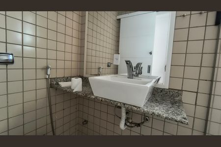 Apartamento à venda com 380m², 3 quartos e 2 vagas Apartamento à venda com 380m², 3 quartos e 2 vagasBanheiro Social