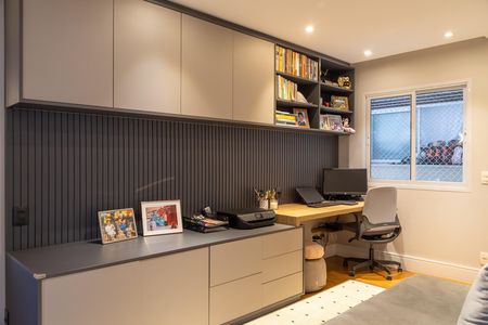Apartamento à venda com 198m², 3 quartos e 3 vagasEscritório