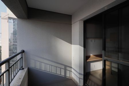 Studio para alugar com 30m², 1 quarto e sem vaga Studio para alugar com 30m², 1 quarto e sem vagaVaranda