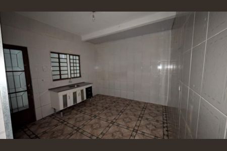 Casa à venda com 4 quartos, 170m² em Jardim dos Ipes, São Paulo