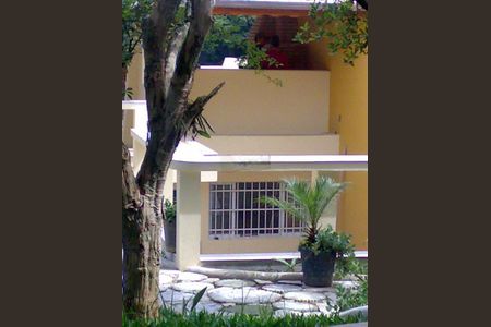 Casa à venda com 420m², 2 quartos e 5 vagas