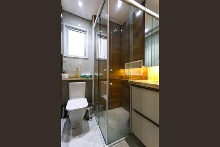 Apartamento à venda com 69m², 2 quartos e 2 vagas Apartamento à venda com 69m², 2 quartos e 2 vagasBanheiro da Suíte