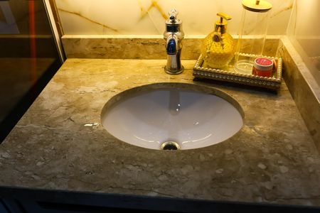 Apartamento à venda com 69m², 2 quartos e 2 vagas Apartamento à venda com 69m², 2 quartos e 2 vagasBanheiro da Suíte
