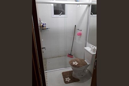 Banheiro de apartamento para alugar com 2 quartos, 56m² em Jardim Nova Taboao, Guarulhos