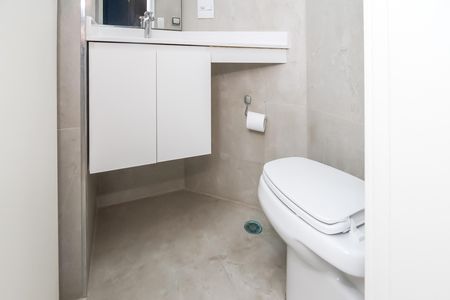 Apartamento para alugar com 62m², 2 quartos e 2 vagas Apartamento para alugar com 62m², 2 quartos e 2 vagasBanheiro da Suíte