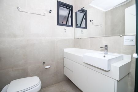 Apartamento para alugar com 62m², 2 quartos e 2 vagas Apartamento para alugar com 62m², 2 quartos e 2 vagasBanheiro