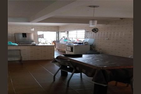 Casa à venda com 3 quartos, 145m² em Chora Menino, São Paulo