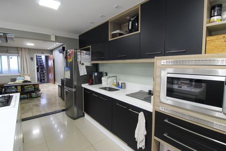 Casa à venda com 140m², 3 quartos e 2 vagas Casa à venda com 140m², 3 quartos e 2 vagasCozinha