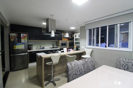 Casa à venda com 140m², 3 quartos e 2 vagas Casa à venda com 140m², 3 quartos e 2 vagasCozinha