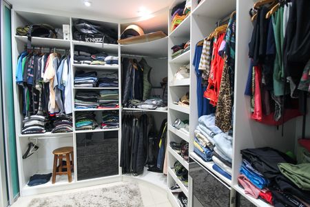 Casa à venda com 140m², 3 quartos e 2 vagas Casa à venda com 140m², 3 quartos e 2 vagasCloset do quarto 3