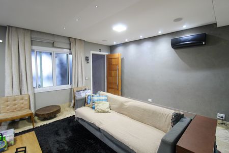 Sala de casa à venda com 3 quartos, 140m² em Ferreira, São Paulo