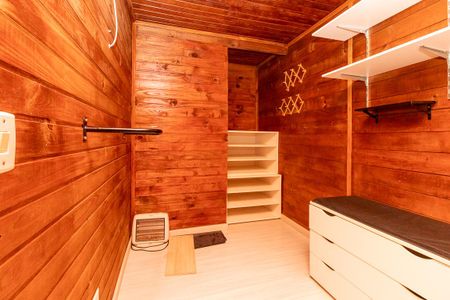 Casa para alugar com 180m², 3 quartos e 2 vagasCloset da suíte