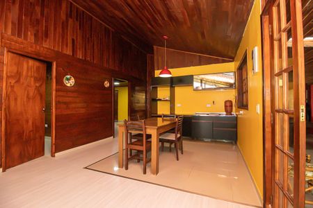 Casa para alugar com 180m², 3 quartos e 2 vagasCozinha - Armários