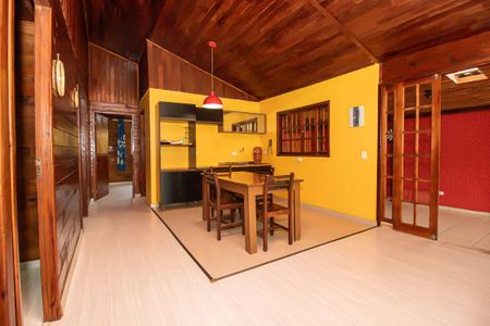 Casa para alugar com 180m², 3 quartos e 2 vagasCozinha - Armários