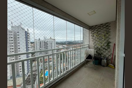 Sacada de apartamento para alugar com 2 quartos, 61m² em Km 18, Osasco