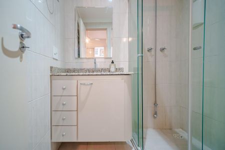 Apartamento para alugar com 57m², 3 quartos e 1 vaga Apartamento para alugar com 57m², 3 quartos e 1 vagaBanheiro da Suíte
