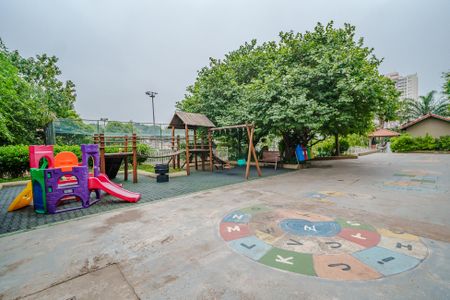 Apartamento para alugar com 57m², 3 quartos e 1 vaga Apartamento para alugar com 57m², 3 quartos e 1 vagaÁrea comum - Playground